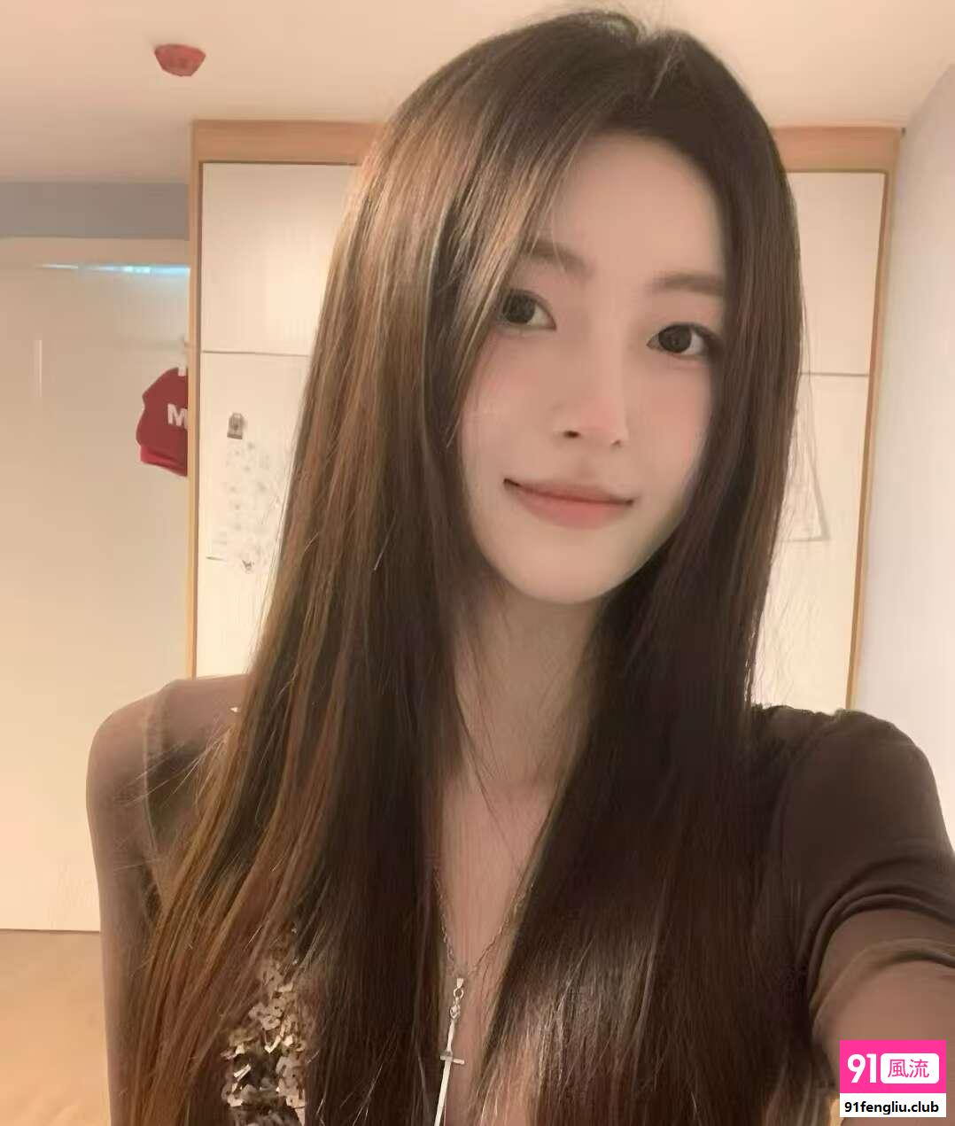 巨乳嫩妹自租房兼职上门